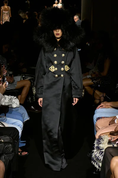 Look 15